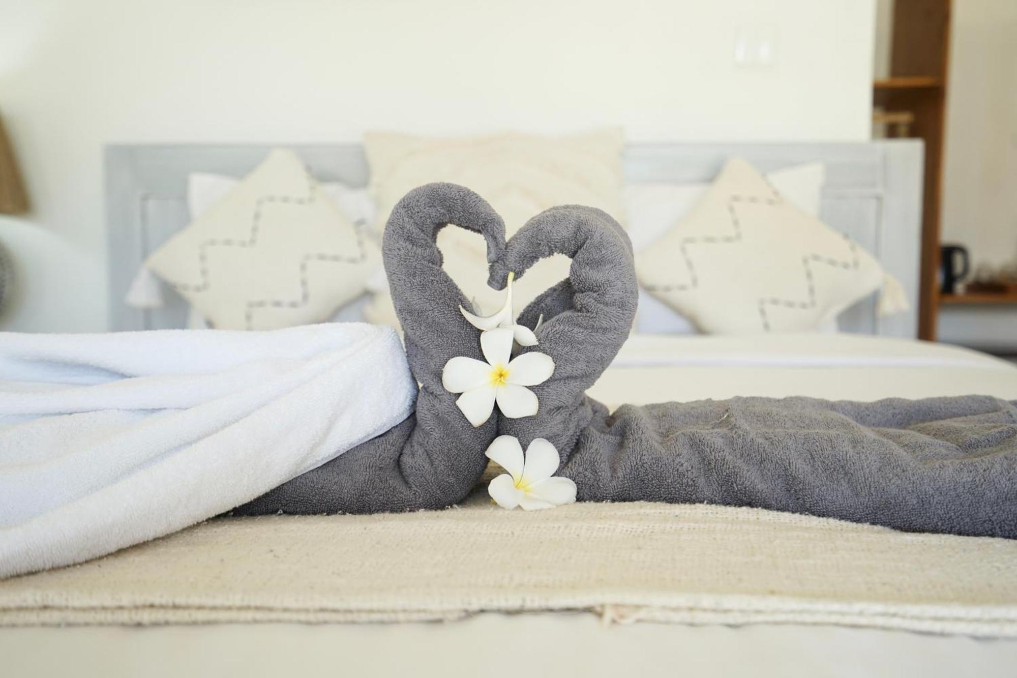 Sukacita Hill Hotel อูลูวาตู ภายนอก รูปภาพ