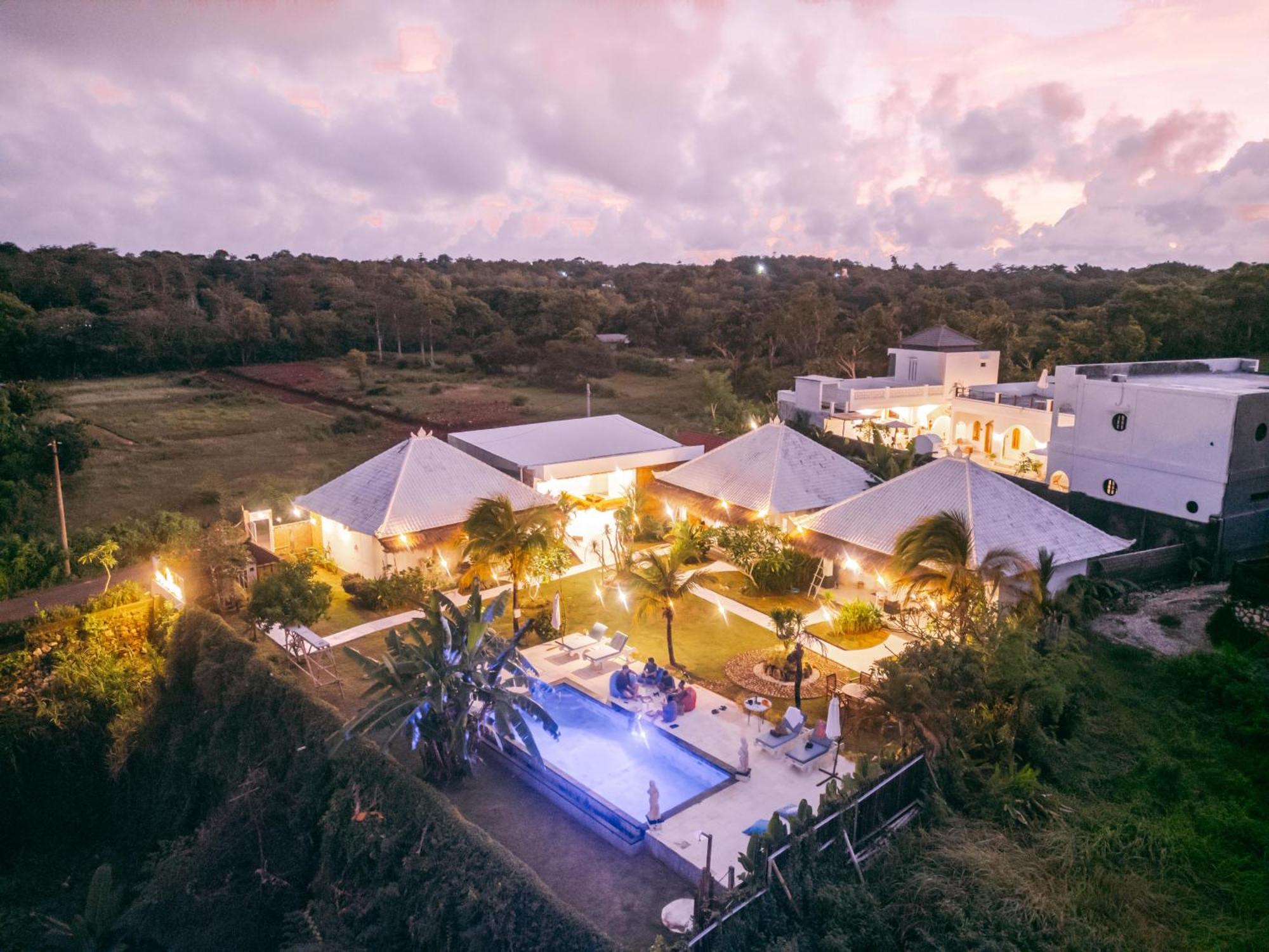 Sukacita Hill Hotel อูลูวาตู ภายนอก รูปภาพ